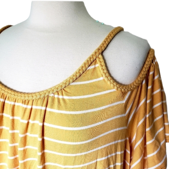 MAX STUDIO Golden Yellow Top - Size XL - Picture 4 of 8